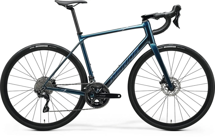 Merida Scultura Endurance 400 2025 landeveissykkel — endurance-geometri for lange distanser | Eltempo